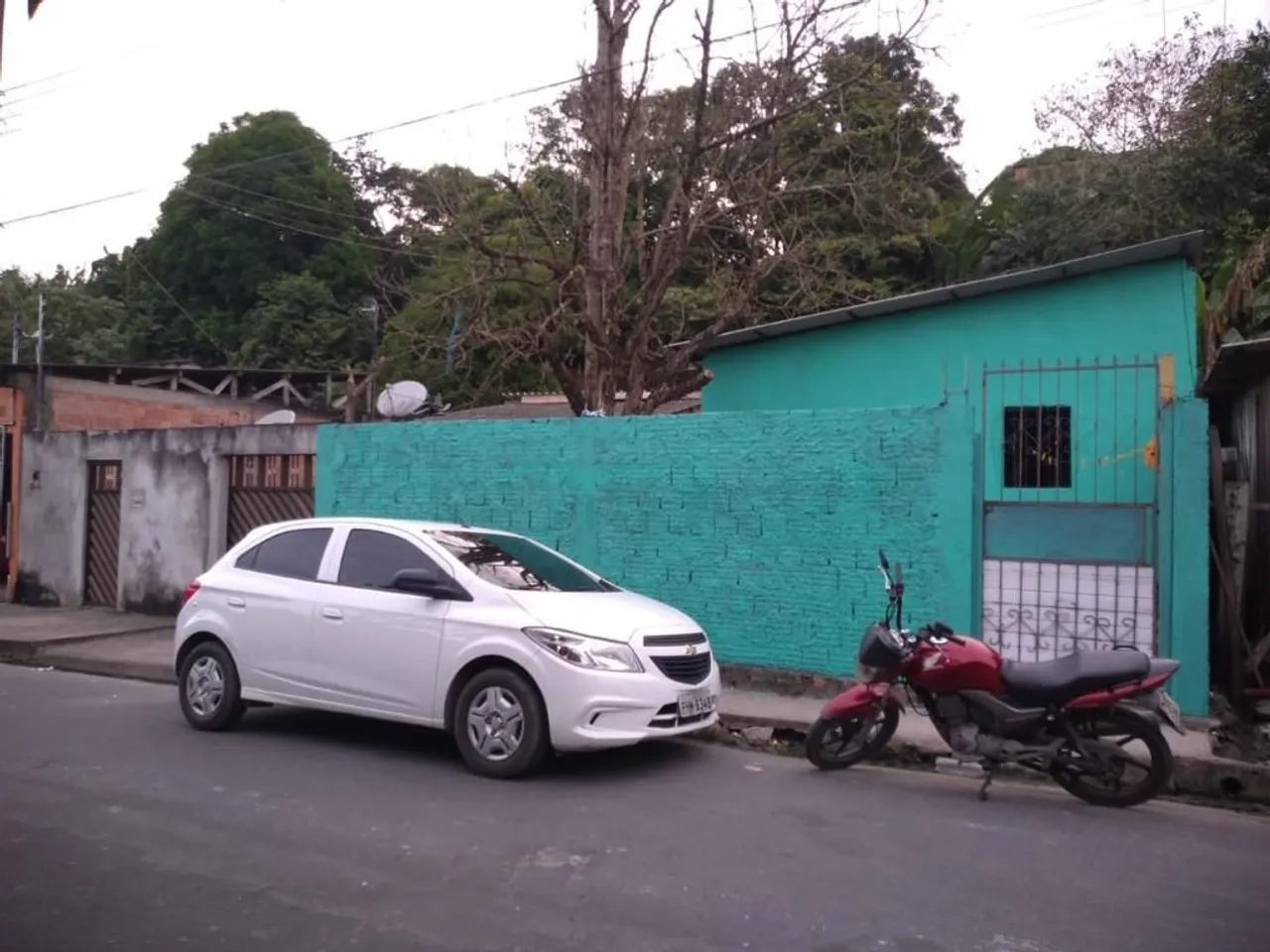 Vila de kitnet no Tancredo Neves