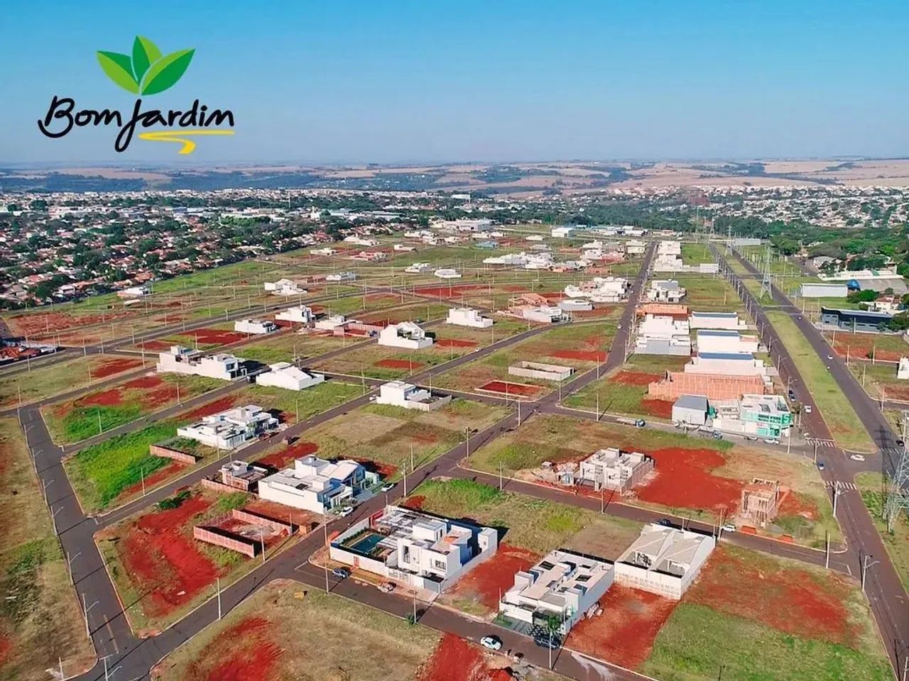 Terreno com 400 m² à Venda no Cj Hab Requião - Maringá