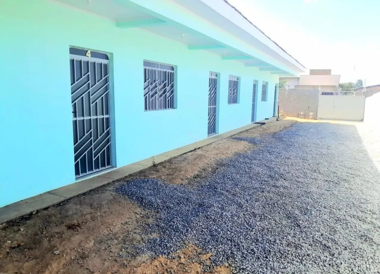Aluga-se apartamento no Bairro Centenário