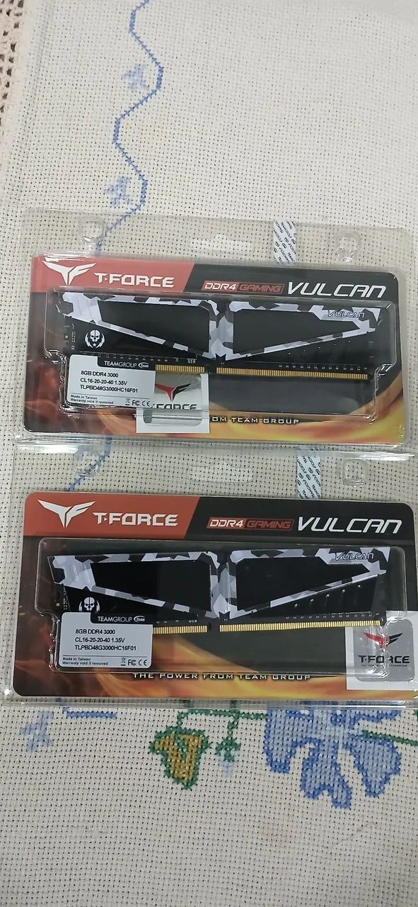 Par Memória RAM TForce Vulcan 8GB DDR4 3000MHz