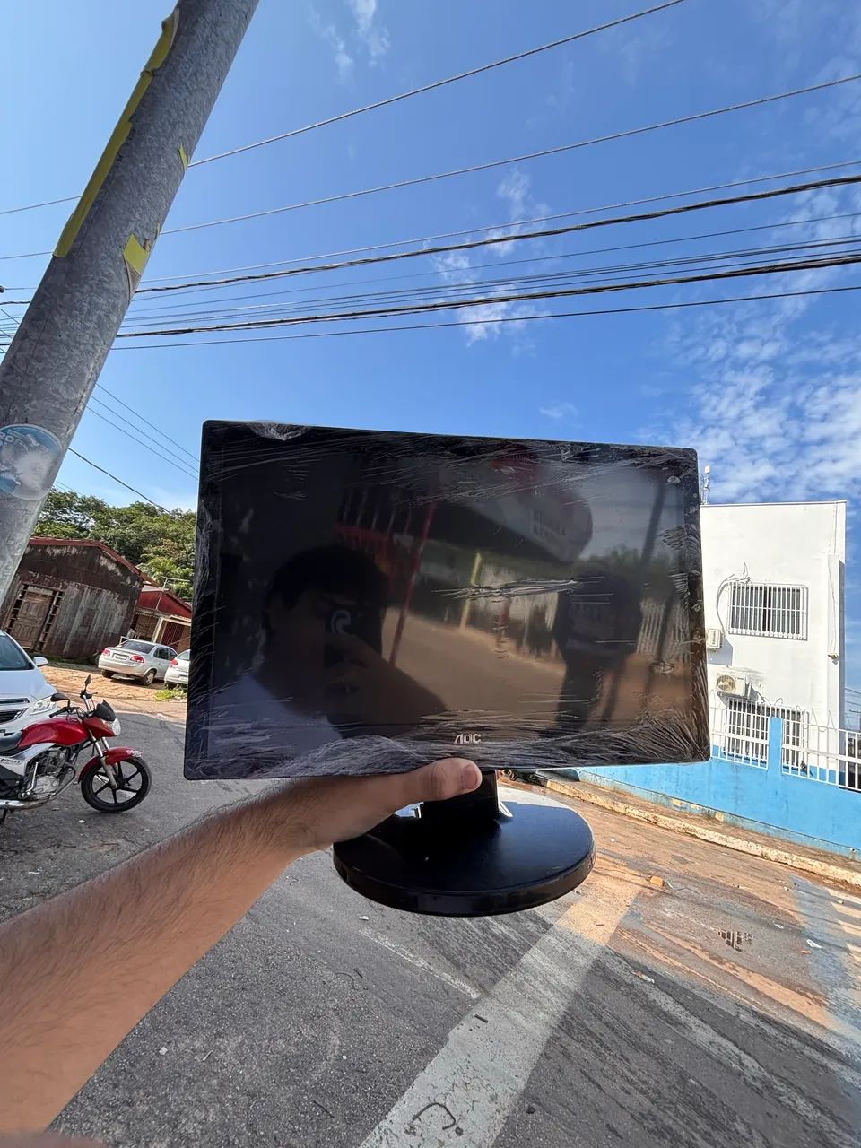 Monitor AOC 16 Polegadas.