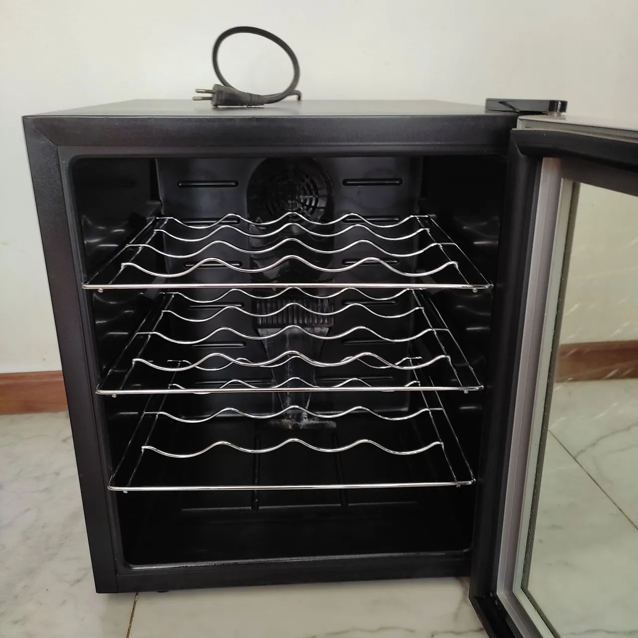 Adega climatizada para vinhos  - Foto 4