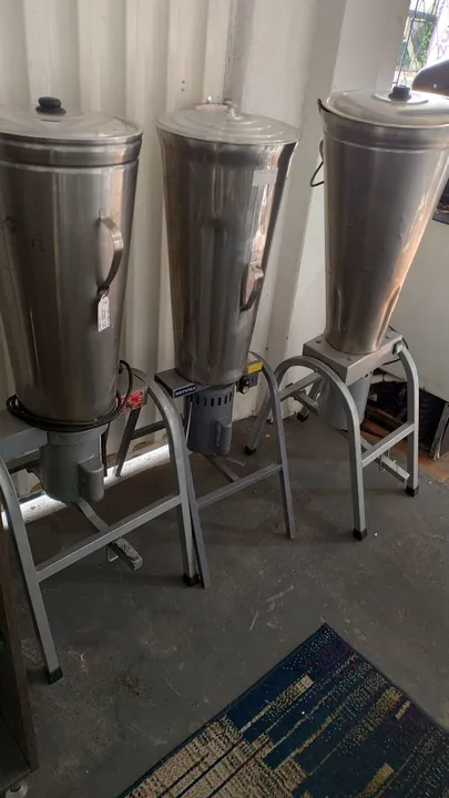 Liquidificadores Industriais Basculante / 25 Litros