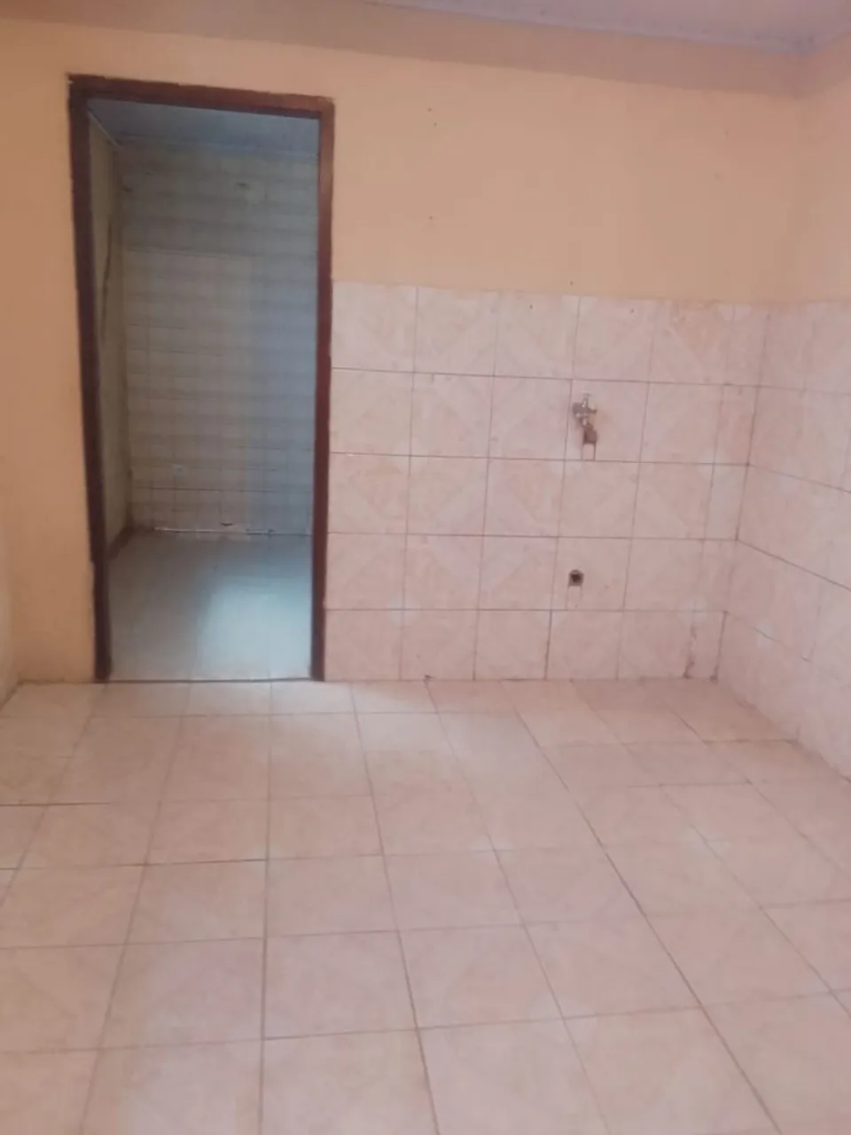 Aluga se kitnet 1 pessoa 600 reais *