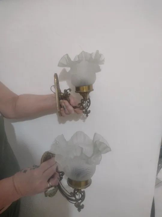 Lustre de parede em bronze com cúpula de vidro - Foto 2