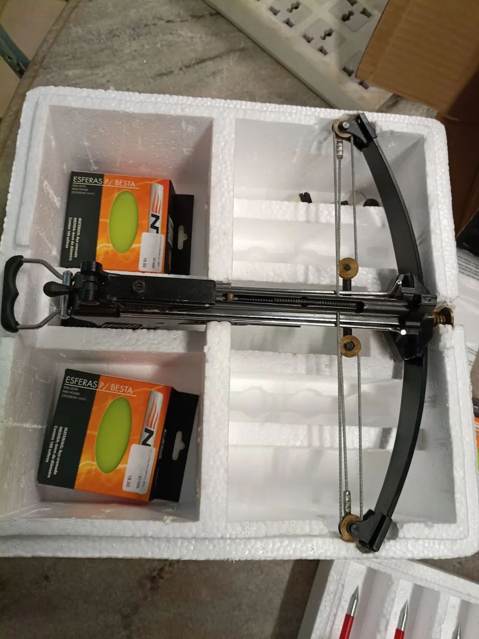 Equipamento de pesca com acessórios  - Foto 3