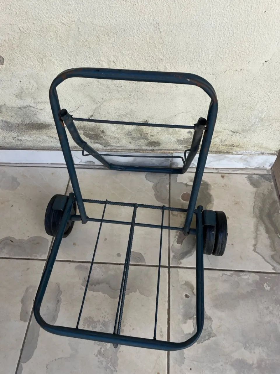 Carrinho dobrável cargas c/ 4 pneus  - Foto 4
