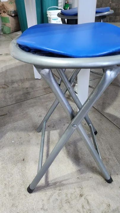 Mesa com banquetas - Foto 5