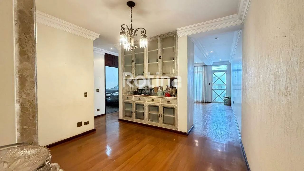 Casa Comercial à Venda no Centro de Uberlândia com 3 Quartos e 2 Vagas - Foto 4