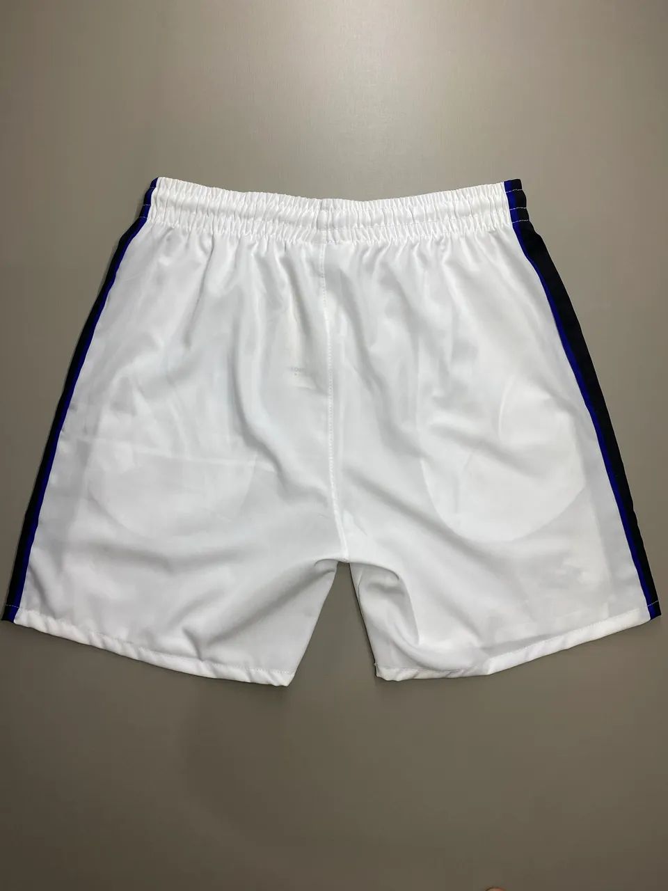 Bermuda Tactel Branca/Preto - Foto 2