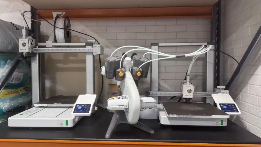 Impressora 3D Bambu Lab A1 COM e SEM AMS.