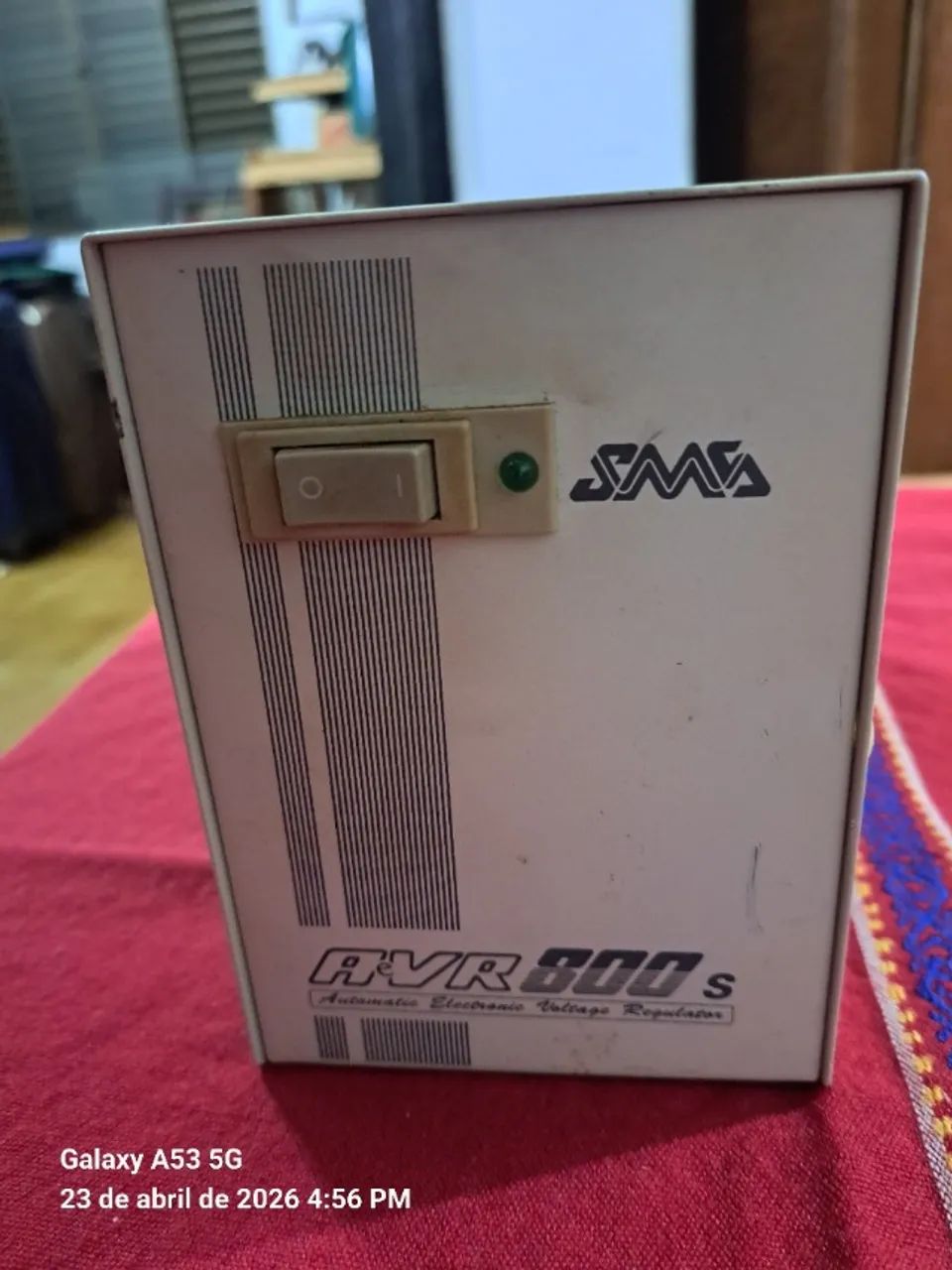 ESTABILIZADOR DE VOLTAGEM SMS AVR 800S