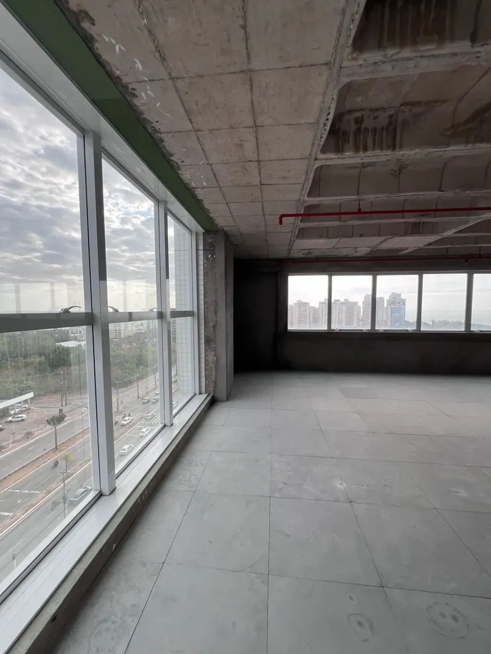 Alugo sala comercial no Calhau/111m2/Vista Mar - Foto 4