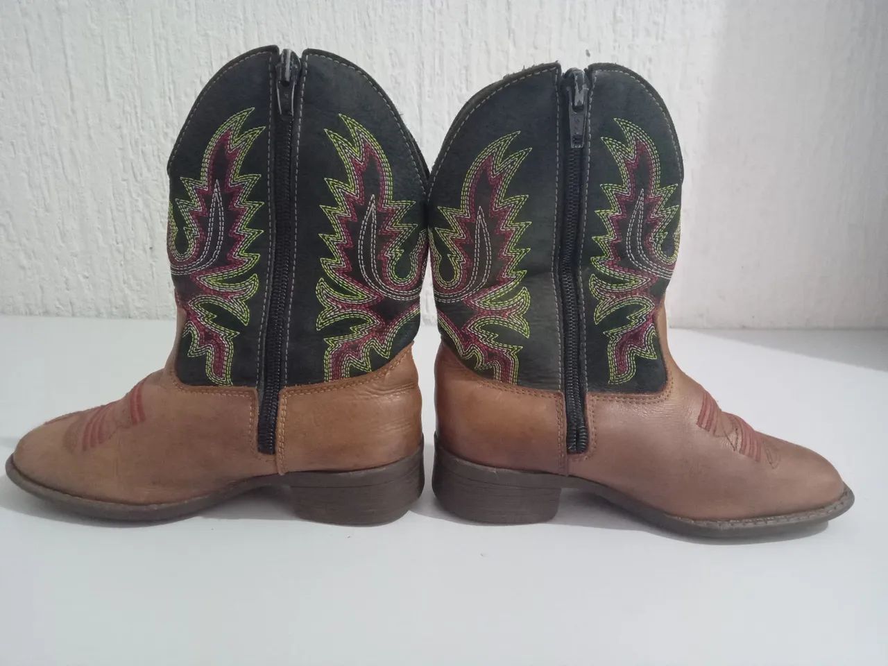 Bota Texana Infantil Tam. 28 - Estilo Country (Com detalhe no zíper) - Foto 4