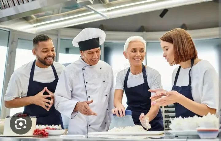 Vaga pra pasteleiro,confeiteiro e auxiliar 