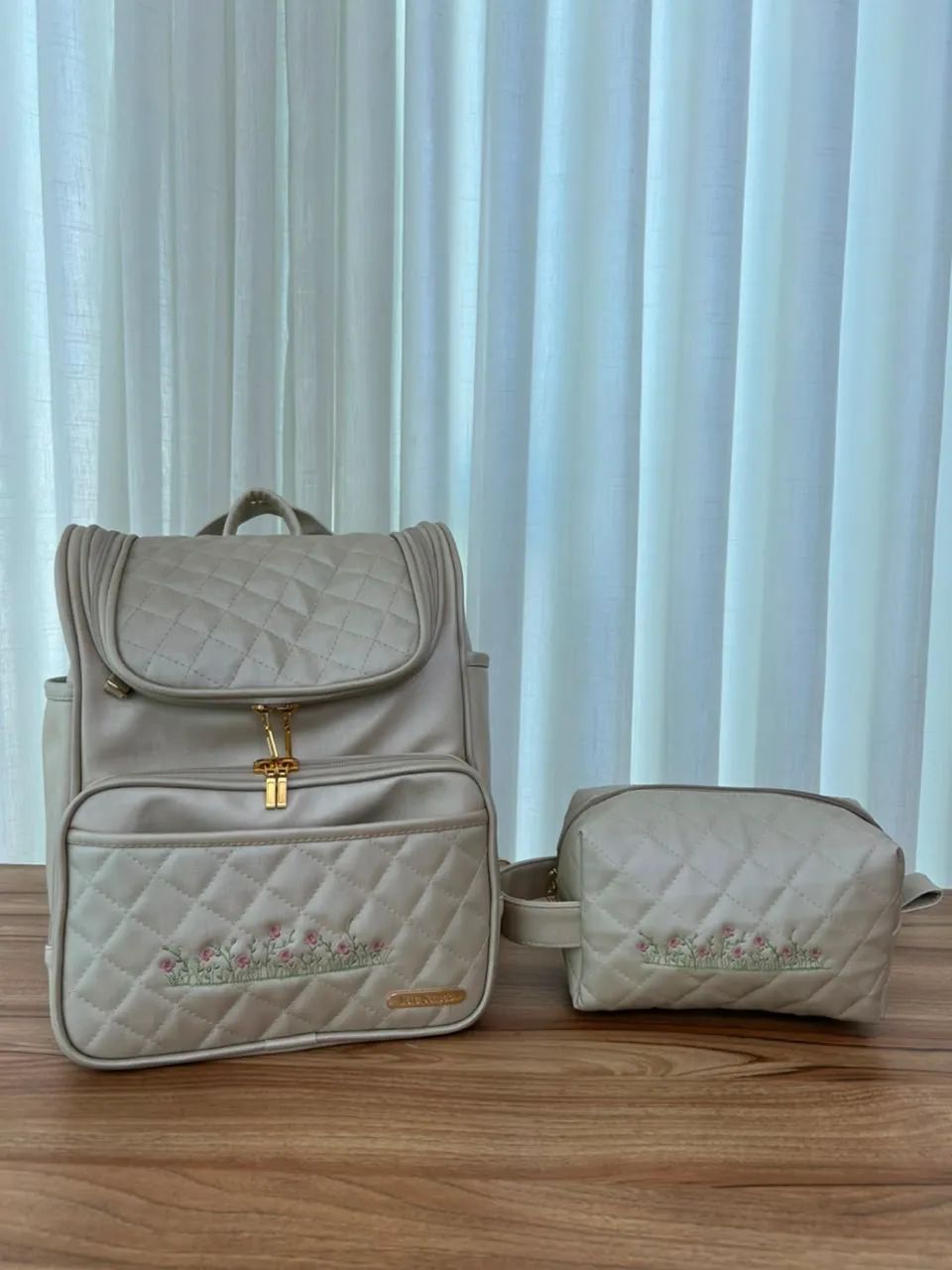 Mochila maternidade 2 em 1 + necessaire  - Foto 3