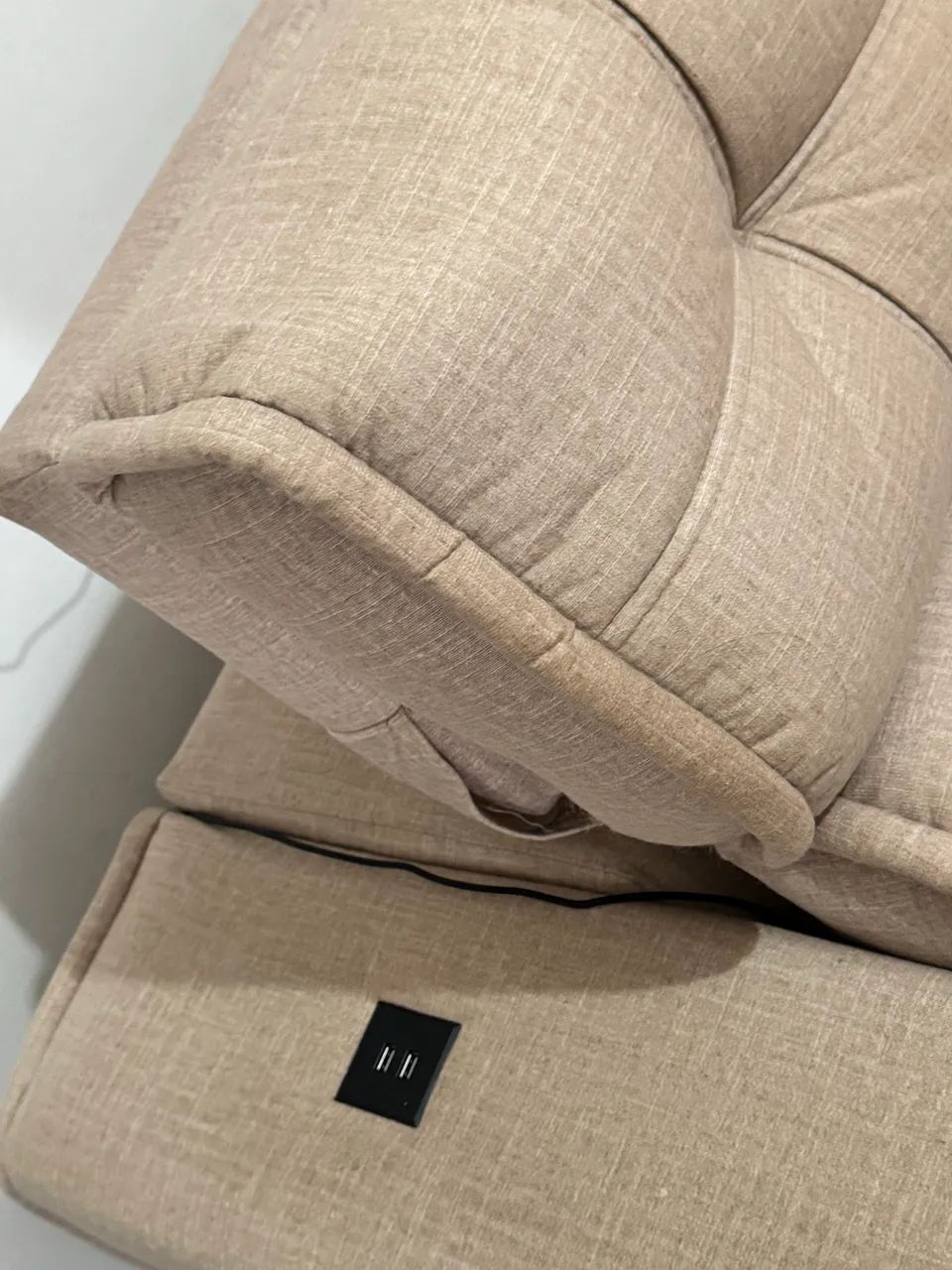 Sofá Grande USB Marjom de Mola cor de areia - Foto 3
