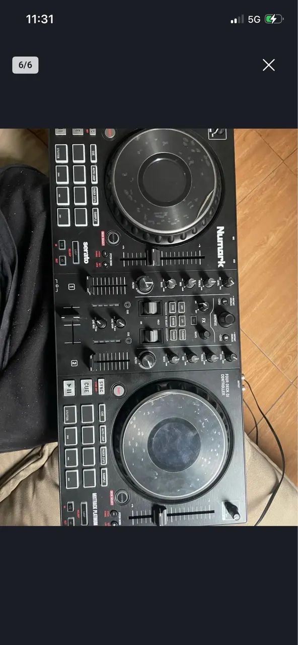 Controladora DJ 4 Decks com Displays nas Jog Wheels- Numark Mixtrack Platinum Fx - Foto 2