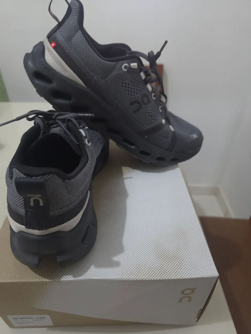 Tenis ON RUNNING _ Cloudsurfer Trail 41 BR