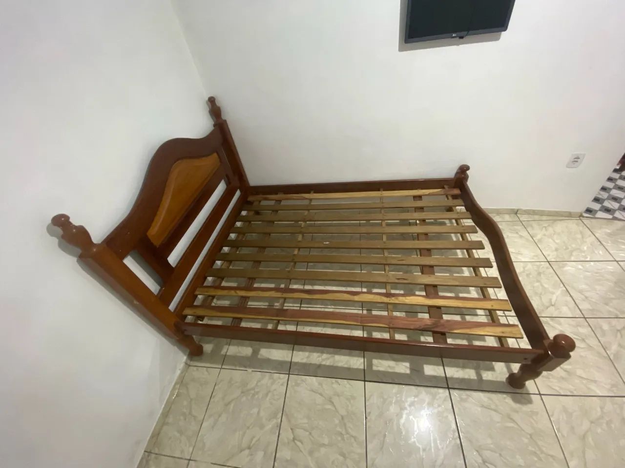 Armação(estrutura de cama) em madeira - Foto 2