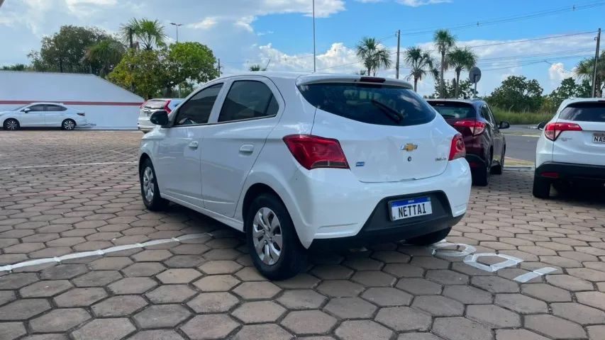 Chevrolet Onix Hatch LT 1.0 8V Flex Mec. 4P 2017 - Foto 4