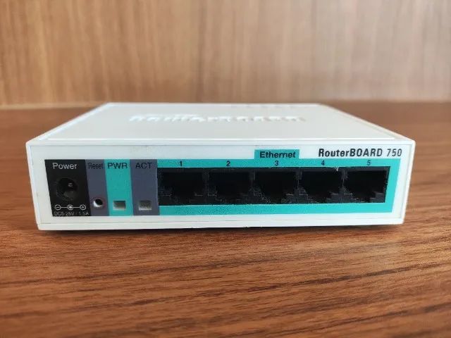 Roteador Mikrotik RouterBoard 750 - Foto 2
