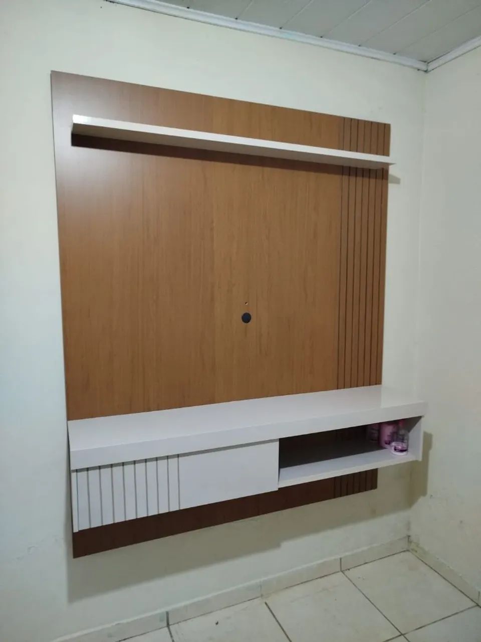 Painel de Tv com aparador para tv até 50 polegadas 1 mês de uso ((ENTREGO GRATIS)) - Foto 3