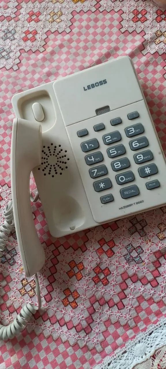 Telefone residencial com teclas