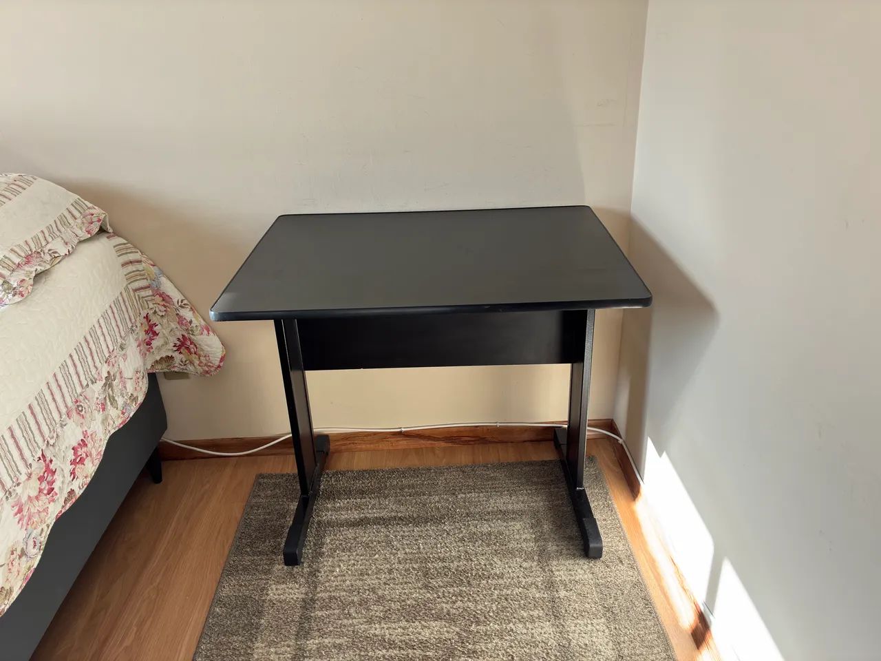 Mesa de escritório preta  - Foto 2
