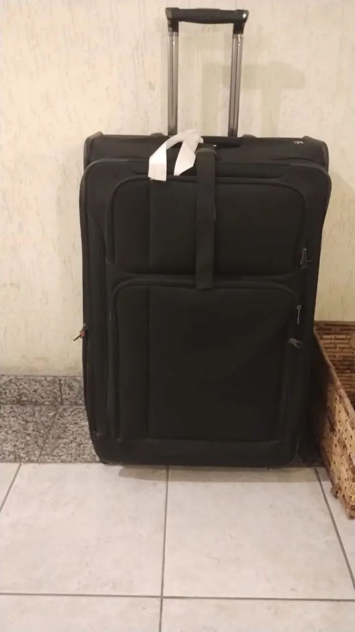 Mala de viagem bem grande 