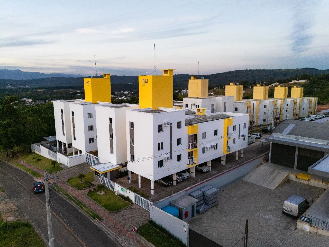 Apartamento (Padrão), com 2 quartos e 1 banheiros à Venda, 63 m² em Criciúma/SC