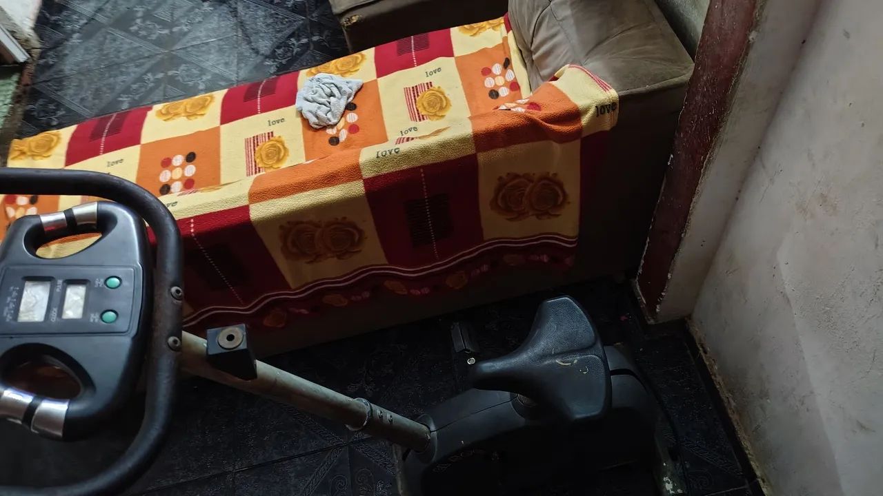 BICICLETA ERGOMÉTRICA MECÂNICA FUNCIONANDO PERFEITAMENTE  - Foto 3