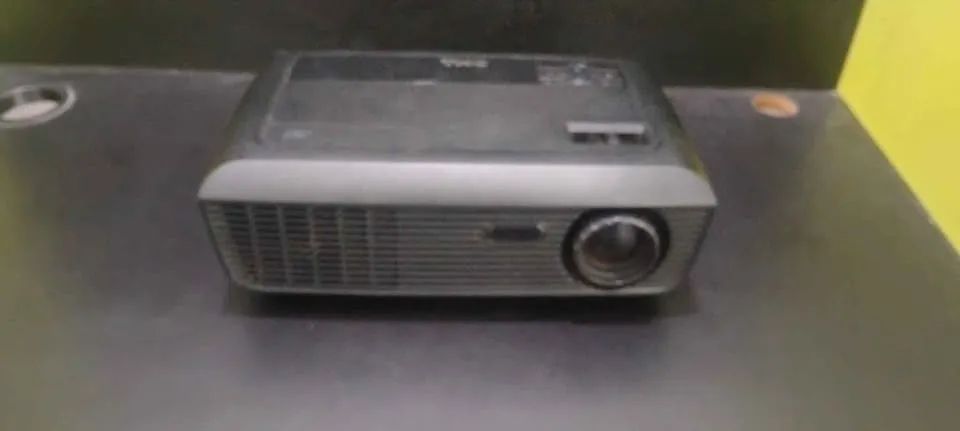 Projetor DELL 1210s - lâmpada ok