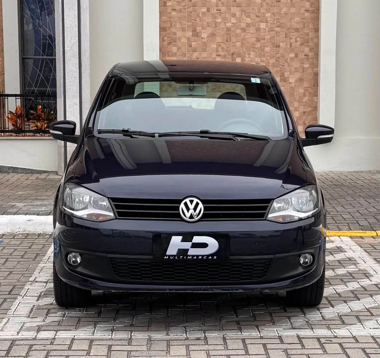 Volkswagen Fox 1.0 MI Total Flex 8V 5P 2014 - Foto 2