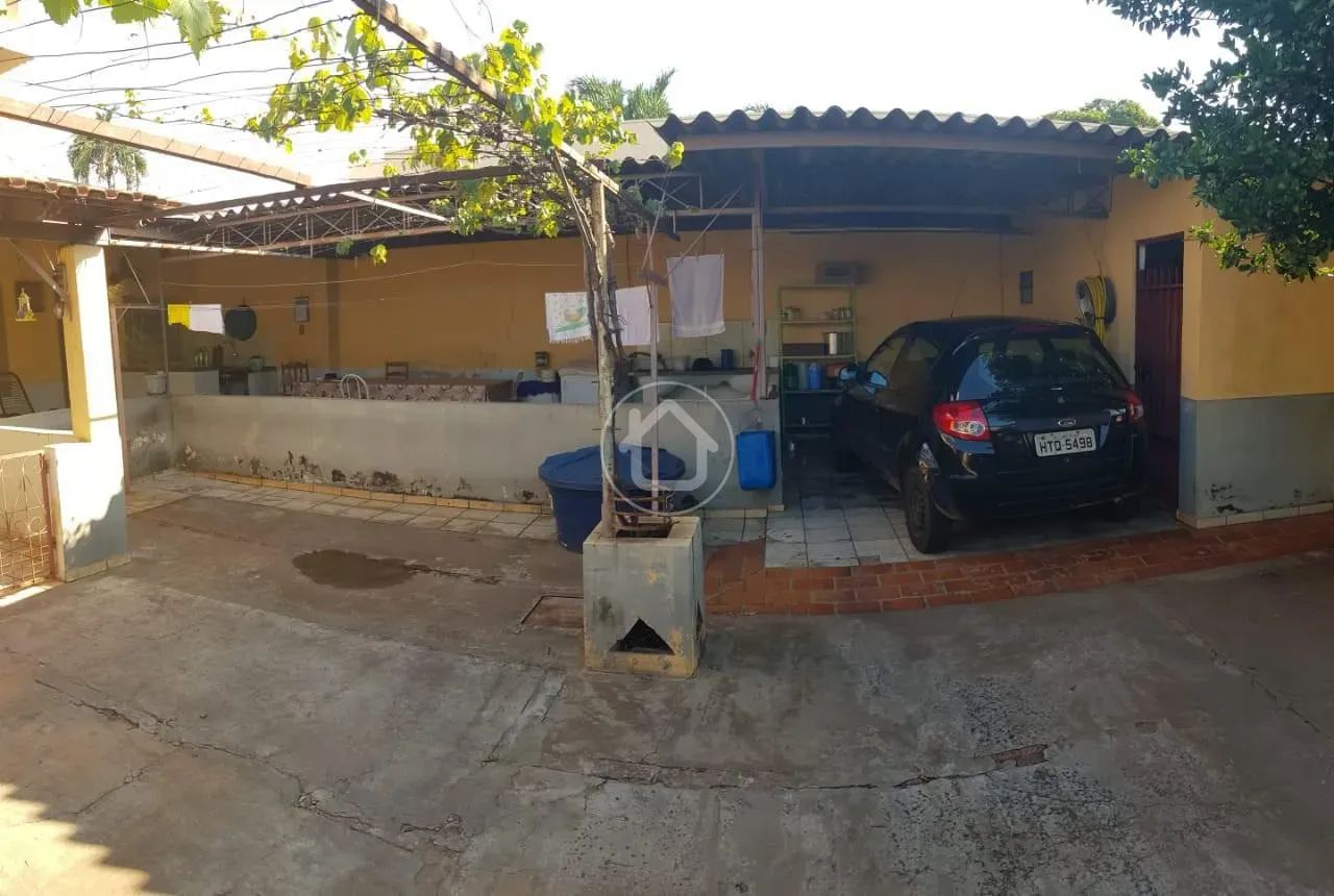 5 DORMITÓRIOS E MAIS SALÃO COMERCIAL - Foto 4
