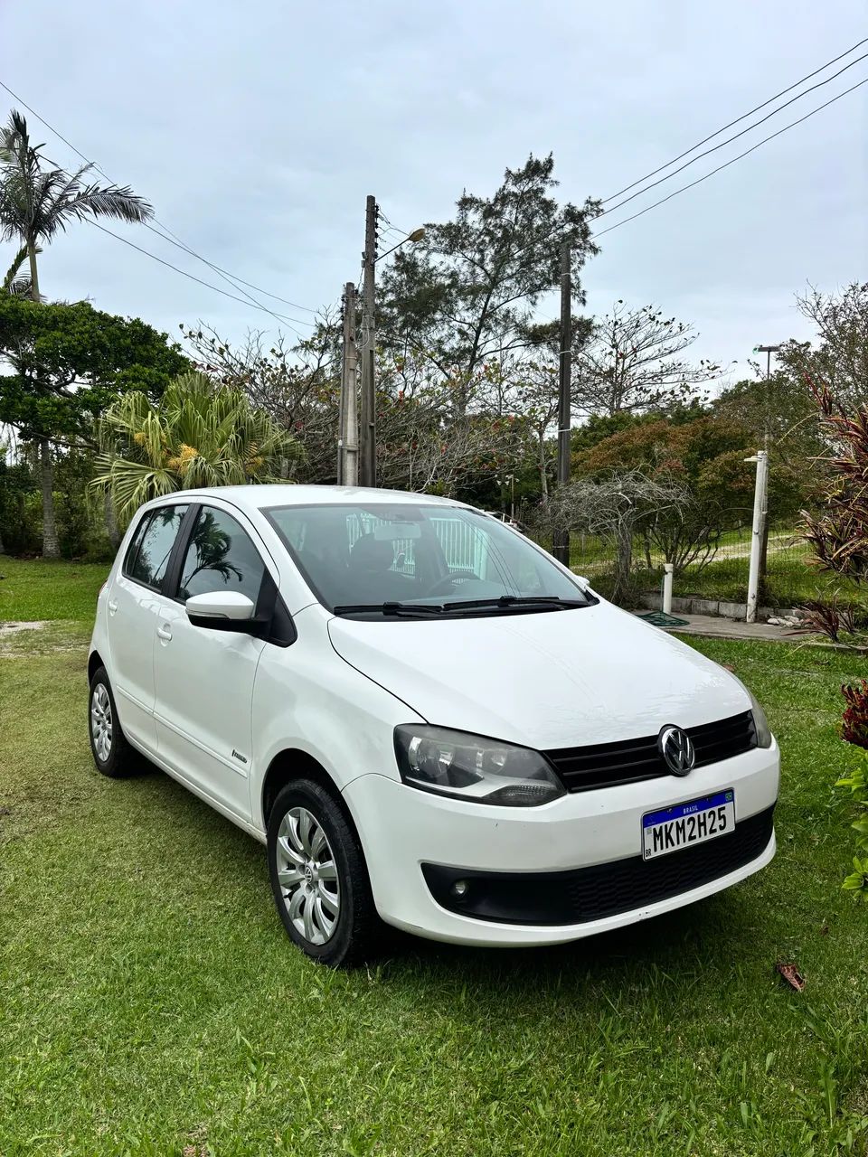 Volkswagen Fox 1.0 MI Total Flex 8V 5P 2014 - Foto 2