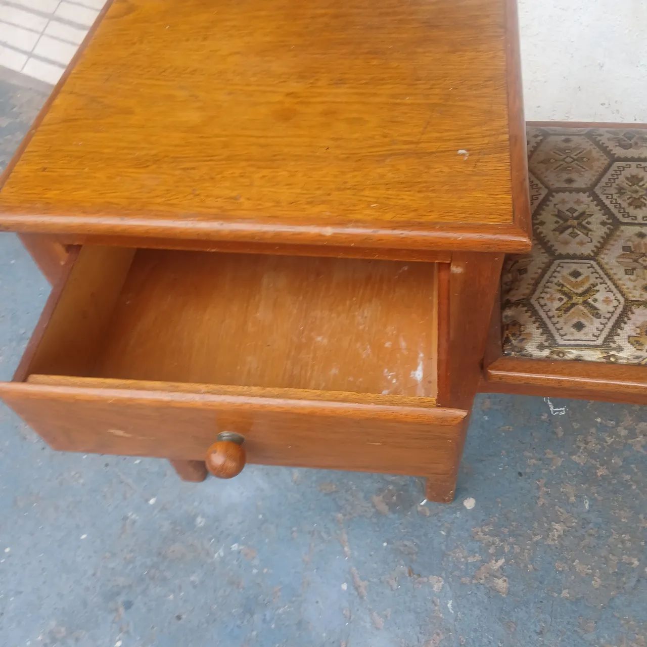 Mesa compacta para telefone 