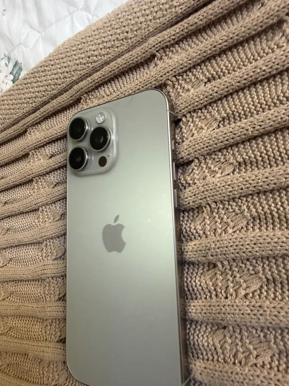 iPhone 16 Pro Max - Foto 2