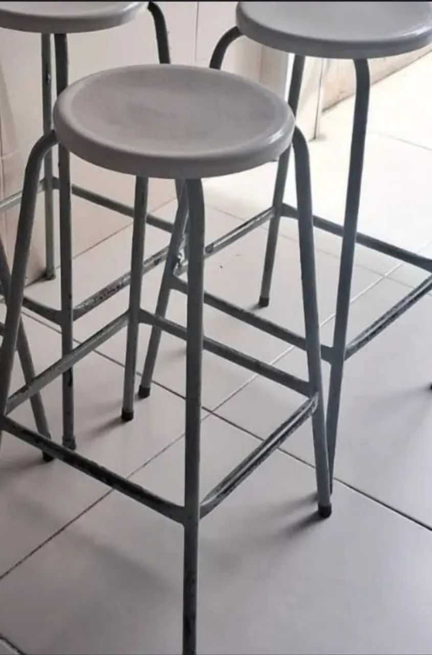 Banqueta Alta de Ferro com Assento de Plástico| Resistente - Foto 2