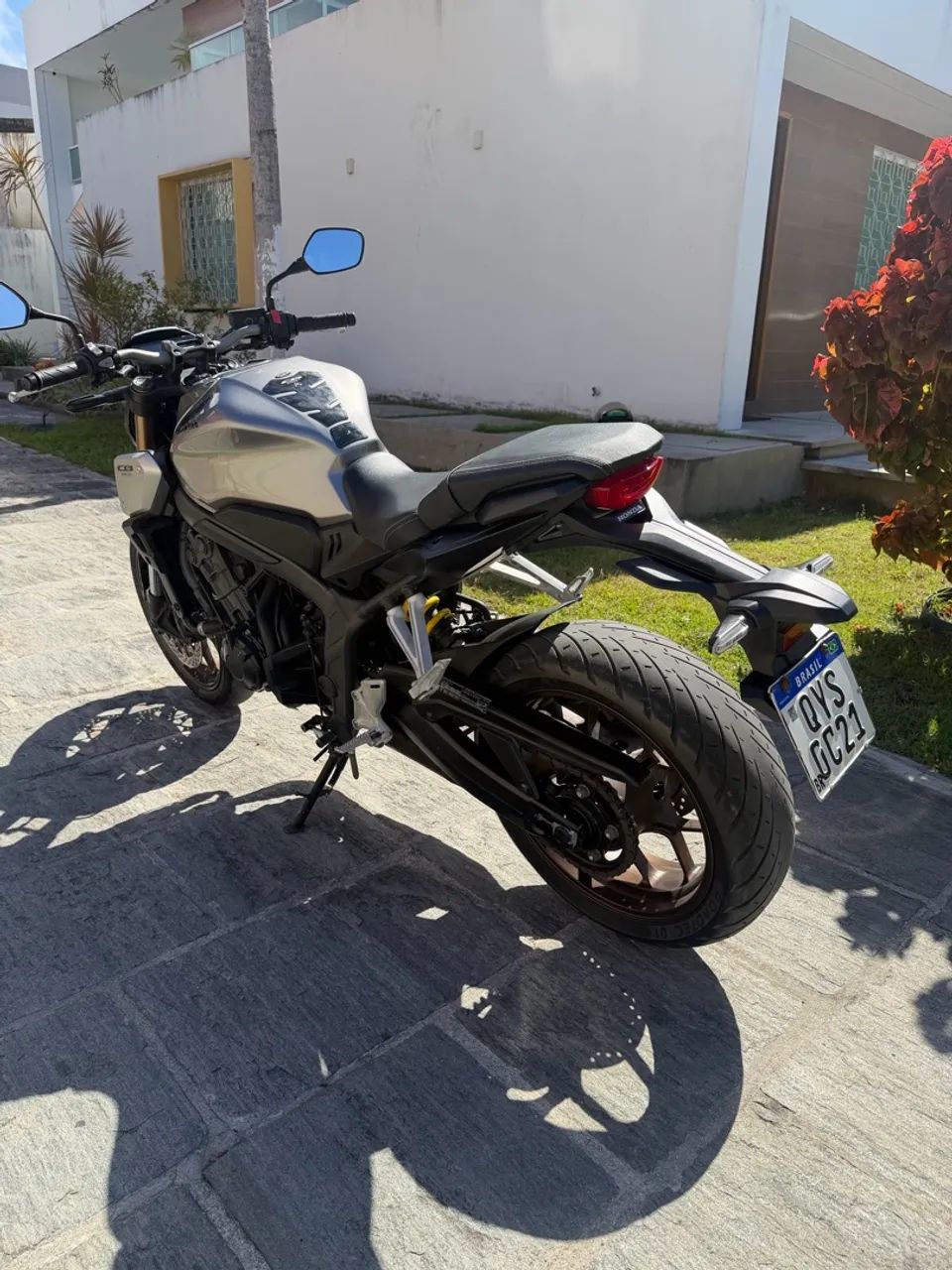 CB 650R 2021 - Foto 4