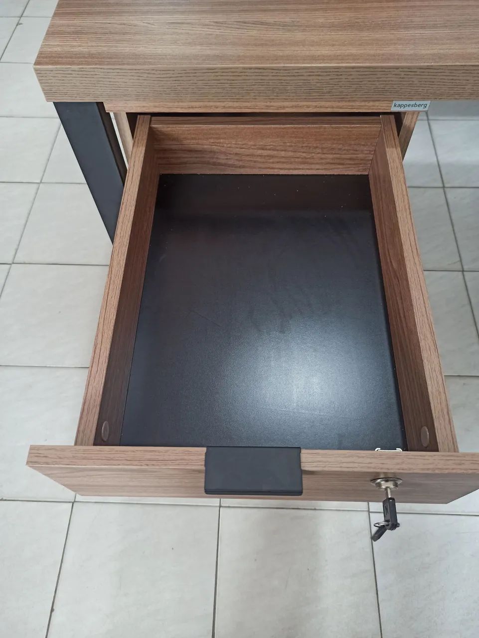 Mesa de 1.20m com 2 gavetas  - Foto 5