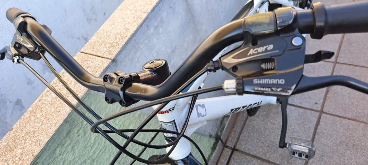 Bicicleta aro 26 Quadro de Alumínio  - Foto 2
