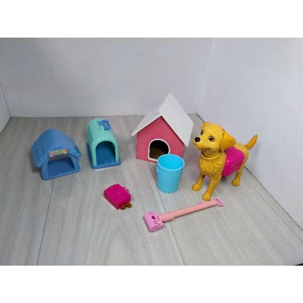 Cachorro da Barbie e acessórios