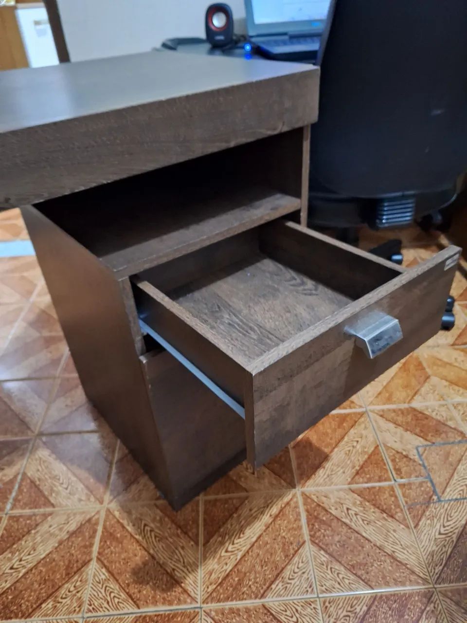 Mesa pra computador com gaveta  - Foto 3