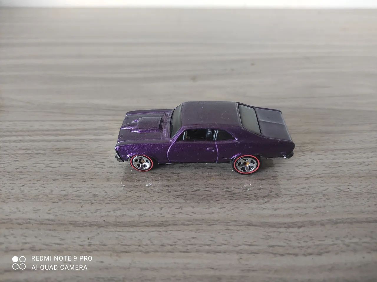 Hot Wheels '68 Chevy Nova 2006 Red Line - Foto 4
