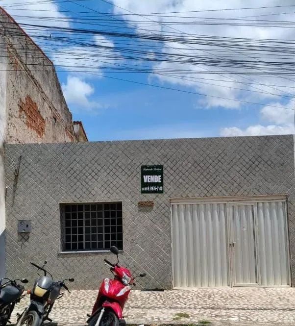 CASA A VENDA CENTRO DE BATURITÉ 