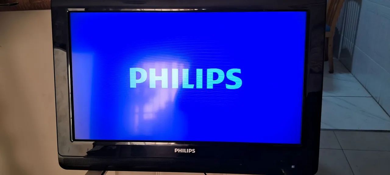 Tv 26 LCD com conversor HDTV. E controle remoto 