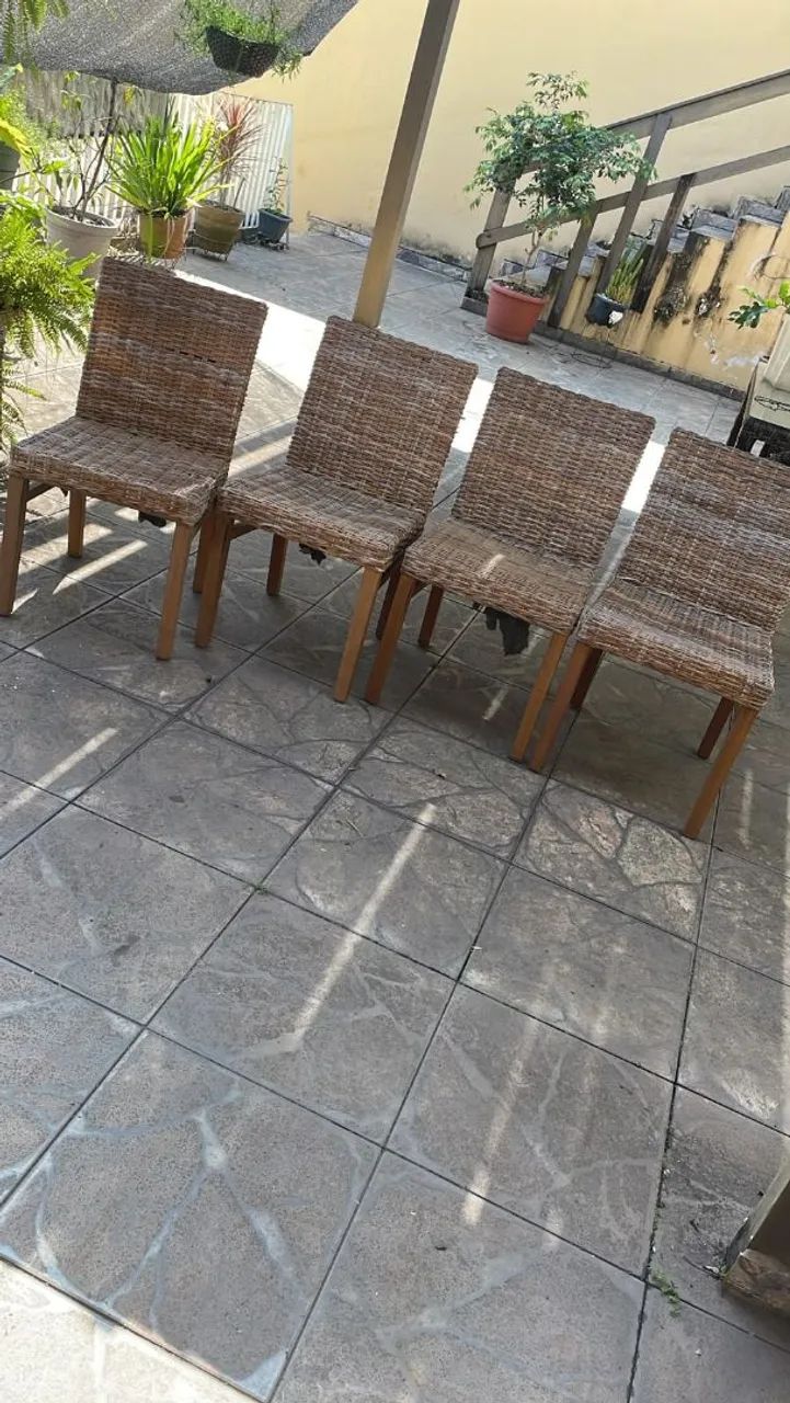 Vendo 4 cadeiras de madeira - Foto 2