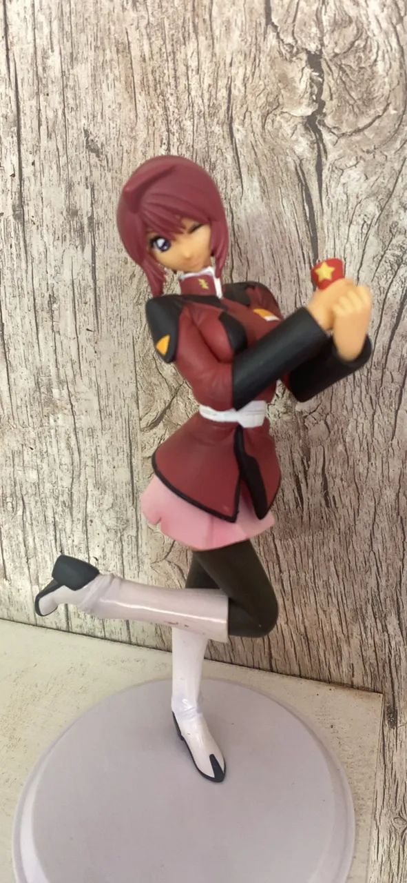 Action figure ( gundam )