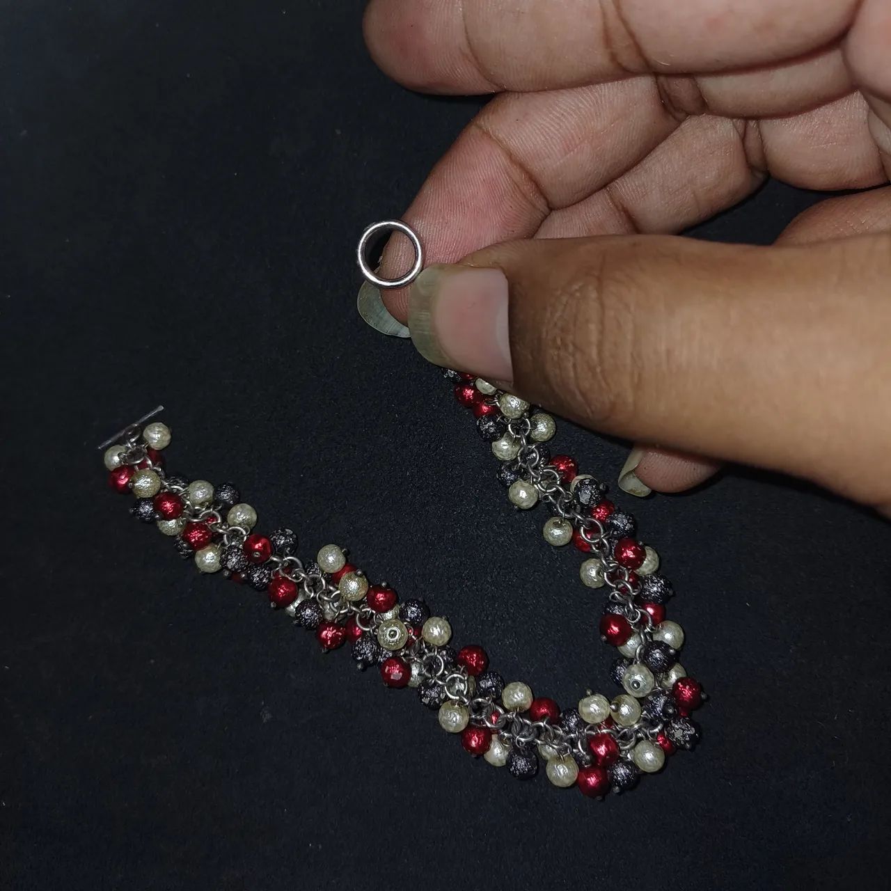 Pulseira de prata e miçangas  - Foto 3